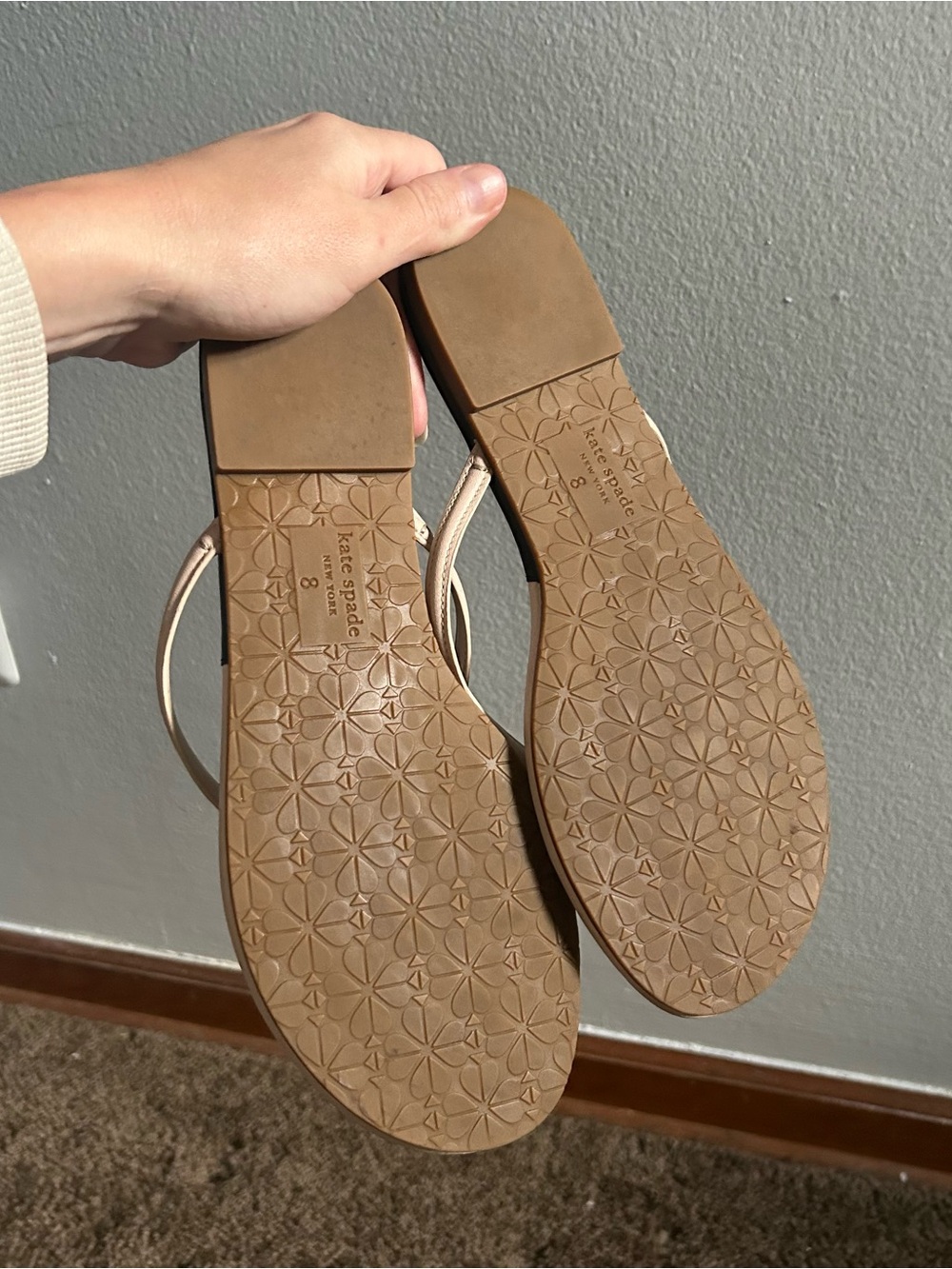 kate spade Leather Black & Beige Colorblock Cabana Flip Flops Women’s Size 8 - Picture 3 of 6